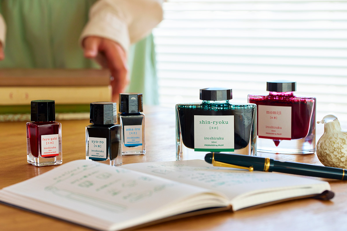 ここ万年筆のインクブームの火付け役が「iroshizuku＜色彩雫＞」です。